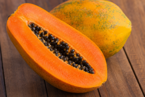 Mamão: A Fruta Mais Subestimada do Brasil? Descubra os Benefícios que Pouca Gente Conhece